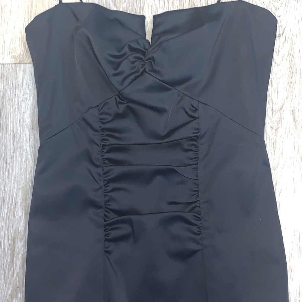 Nicole Miller Collection Satin Ruched Sheath Dress 6 - Picture 3 of 12